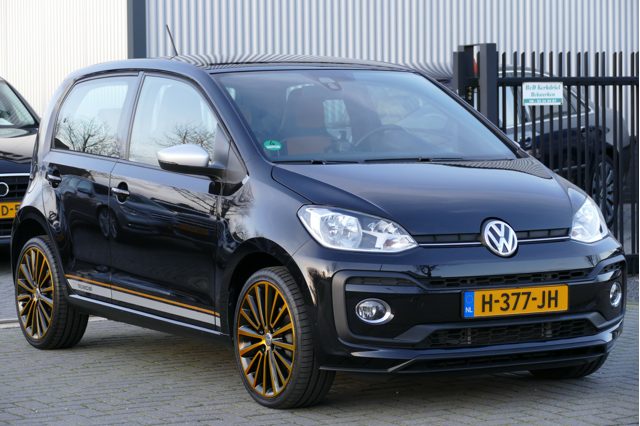 volkswagen-up-1-0-90pk-tsi-bmt-high-up-special-17-lmv-stoelverw-clima-cruise-camera-pdc-led.jpg